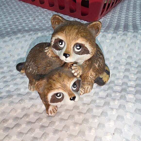 HOME INTERIORS HOMOCO VINTAGE 3" BABY RACCOONS FIGURINE - Picture 1 of 3
